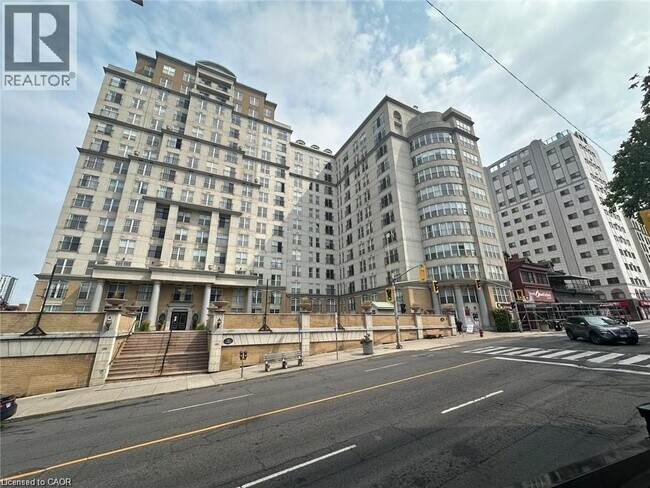 Photo - 135 James St S Unit 111