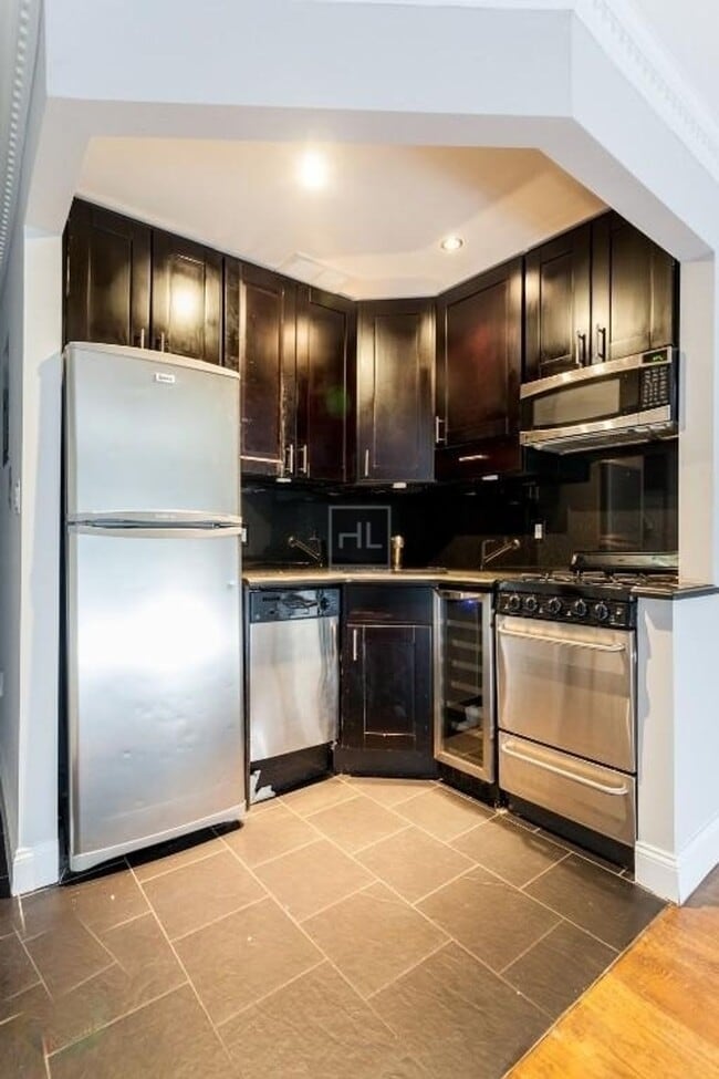 Photo - E 26TH ST. Unidad 5D