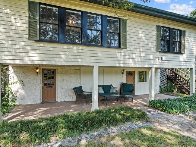 Photo - 107 St John St