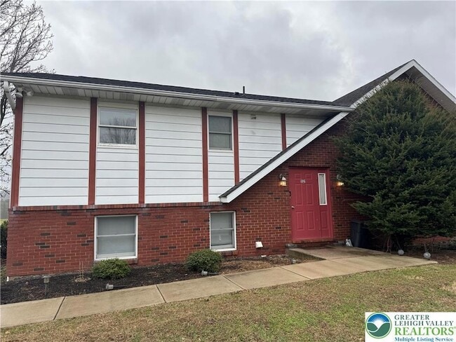 Building Photo - 1121 Pohopoco Dr