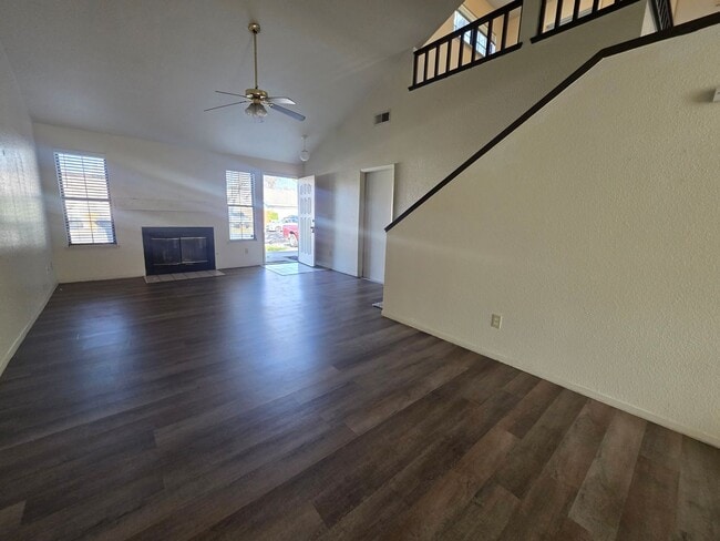 Photo - 2004-2004 E Chelsea Ct Unit 2002 E Chelsea Ct