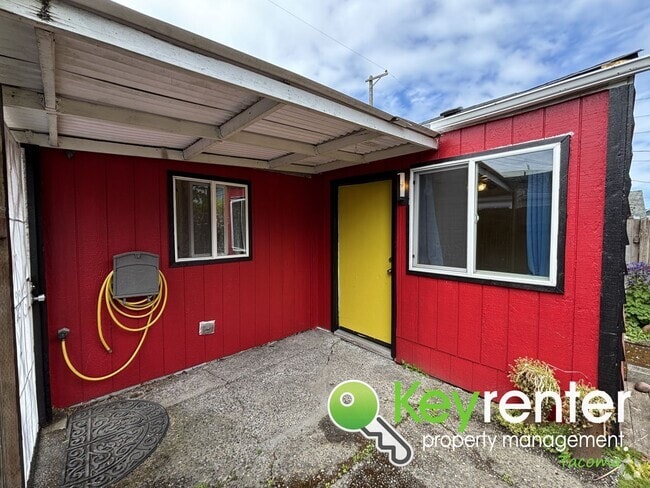 Building Photo - Charming North Tacoma Retreat with Private... Rental