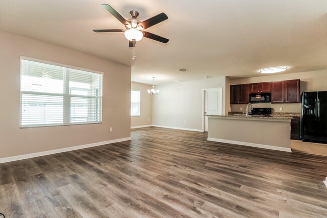 Photo - 3767 Bramblewood Loop