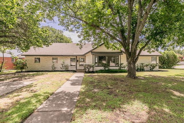 Photo - 3909 Trail Lake Dr House