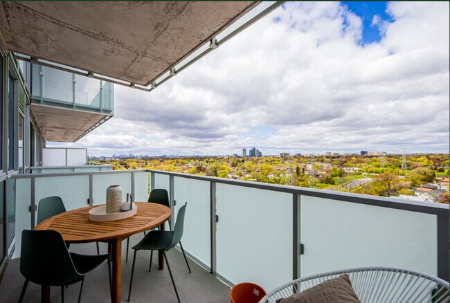 Photo - 5249 Dundas Street W