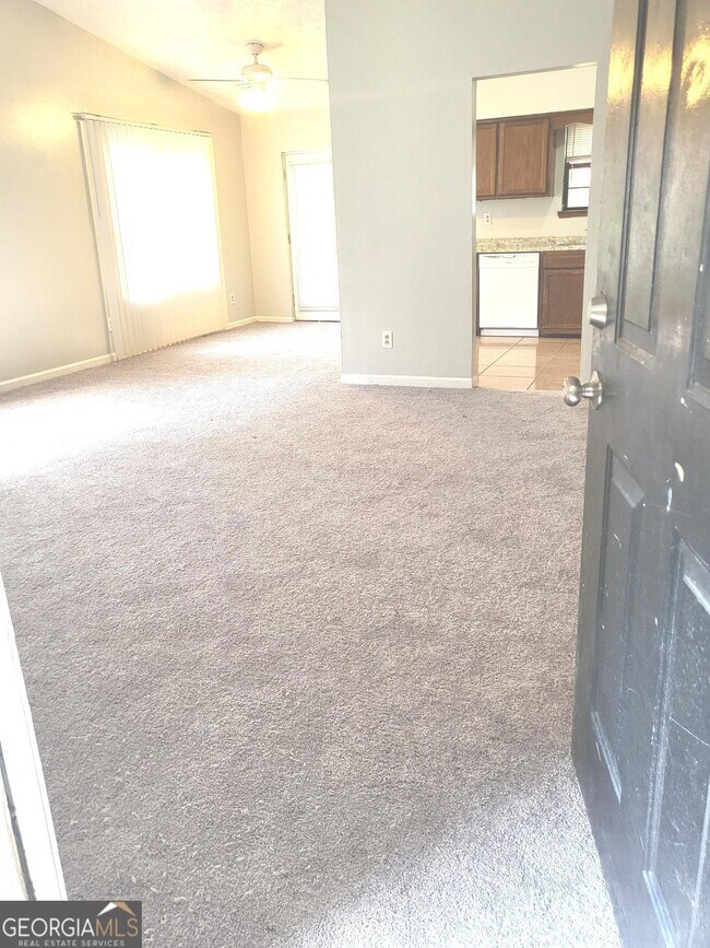 Photo - 318 River Oak Dr