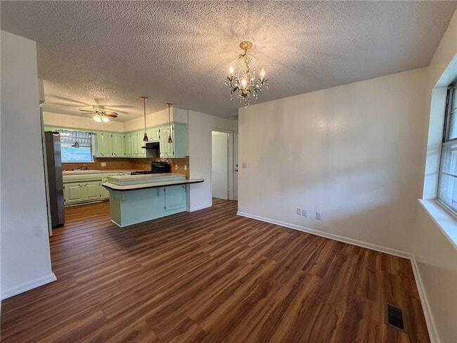 Photo - 606 Cedar St