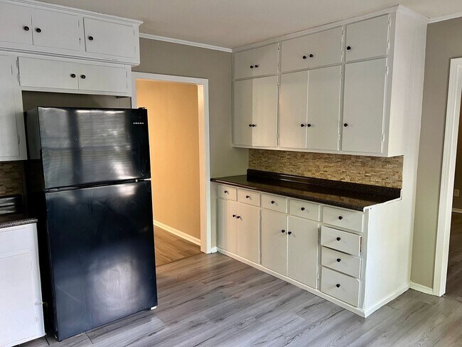 Photo - FOR RENT - 3 Bedroom, 1.5 Bath!