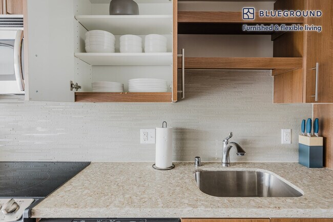 Photo - 10333 Main St Unit FL5-ID825