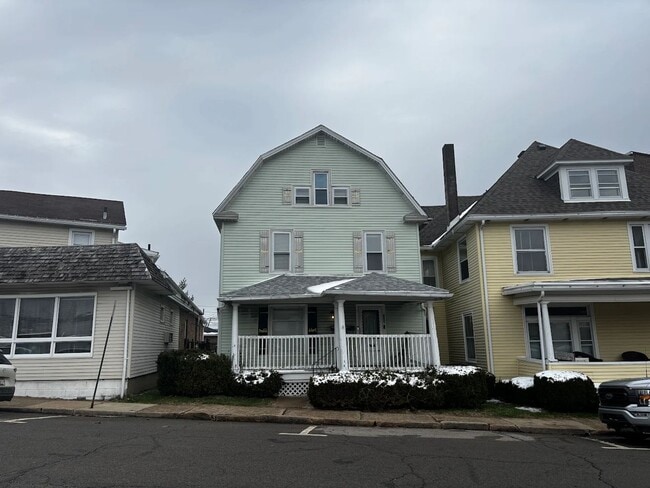 Building Photo - col123 Unit B