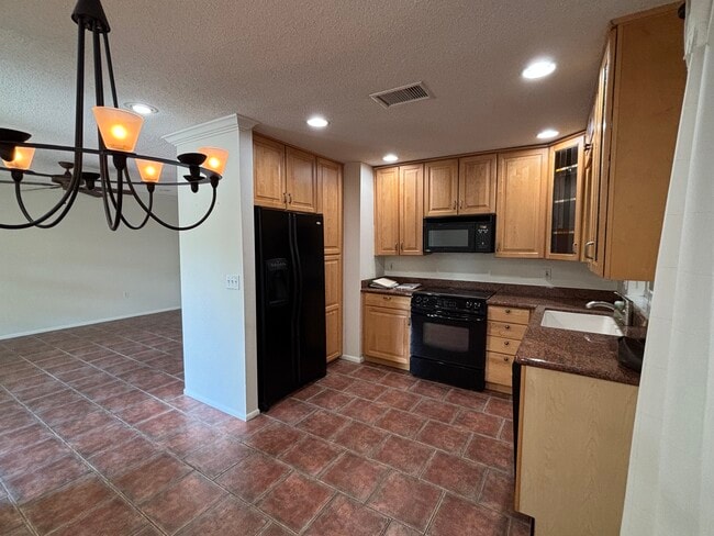 Photo - 635 N Jefferson Ave