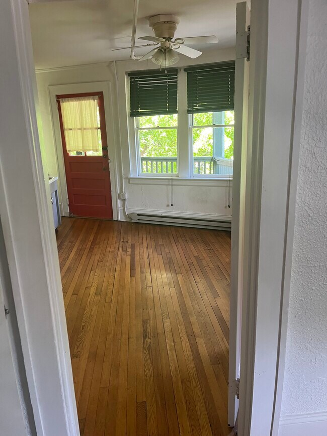 Photo - 773 Haywood Rd Unit 1 BR Vintage Apartment