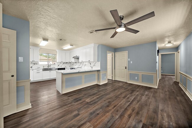 Photo - 14107 Woodnook Dr