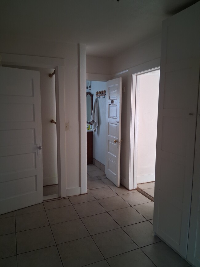 Photo - 631 S Bean Ave