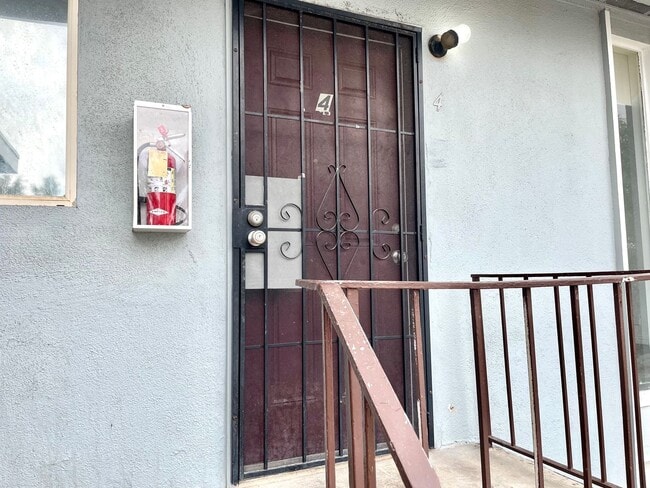 Photo - 3351 Brussels St Unit 04