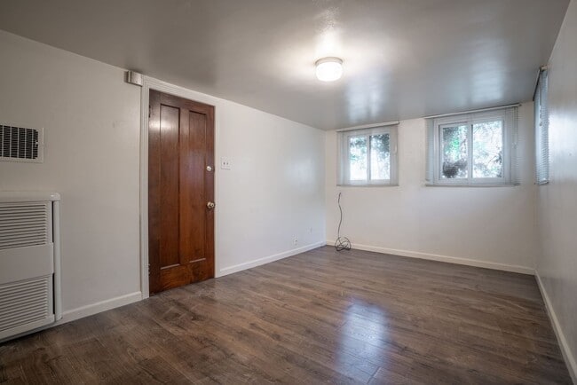 Photo - Spacious 1 bedroom BASEMENT home in the he...