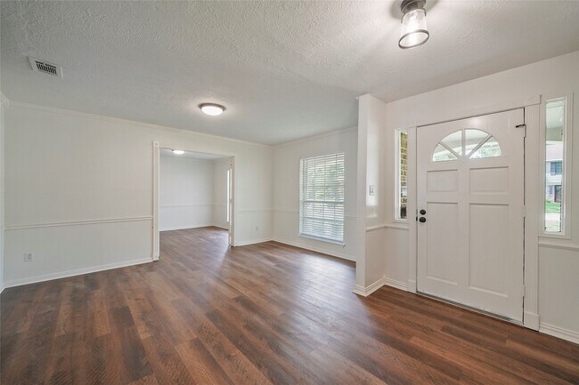 Photo - 719 Thornwood Dr