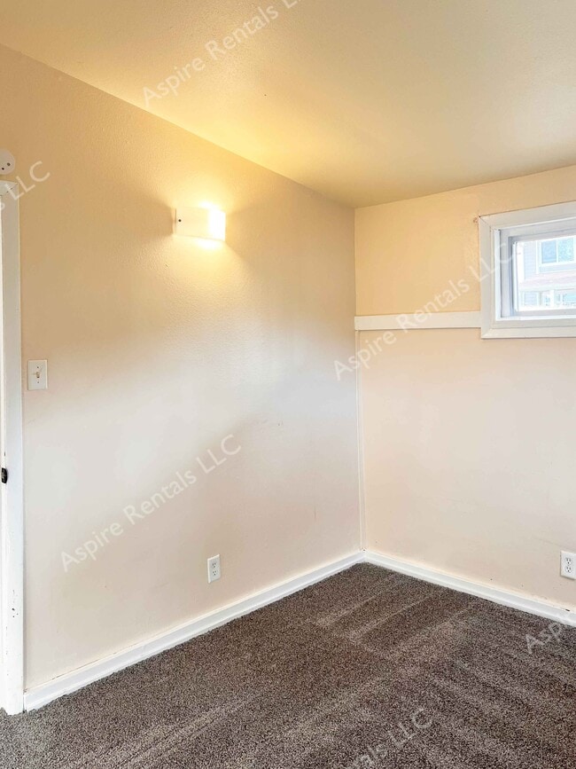 Photo - 214 W Worley St