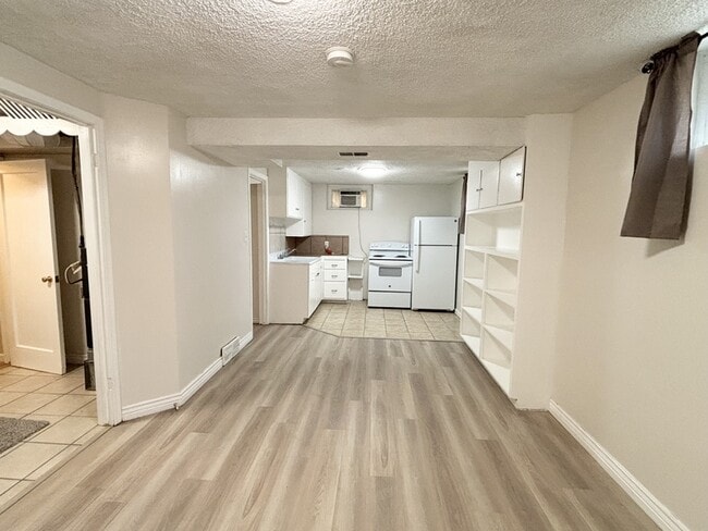 Photo - 416 Cornell Dr Unit Downstairs