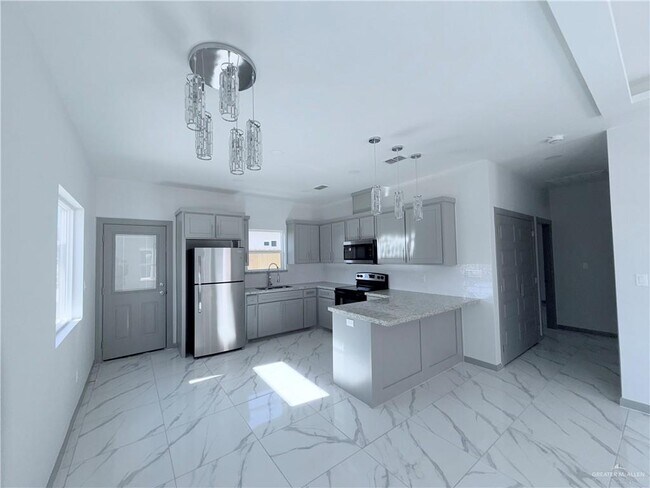 Photo - 12 West Dr Unit 1