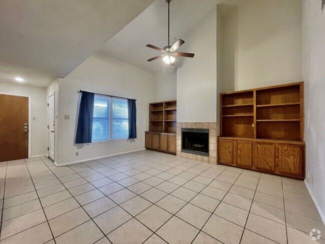 Building Photo - 1303 Conway Dr Unit A Rental