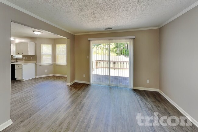 Photo - 235 Chattaroy Dr
