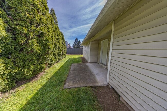 Photo - One Level Ranch Home - Three Bedrooms - Updated in 2024