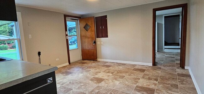 Photo - 104 Bridge St