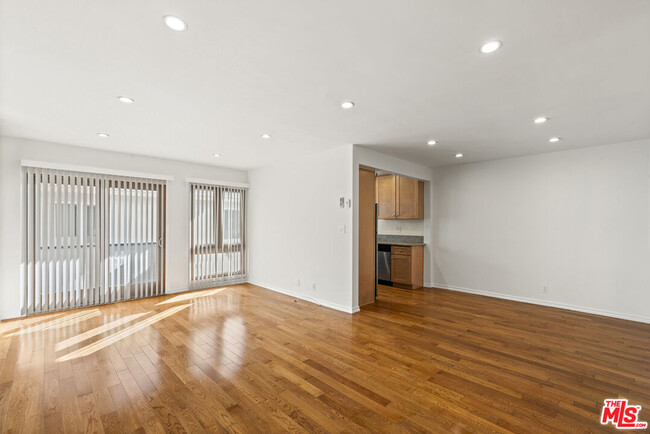 Photo - 1425 N Harper Ave Condo Unit 2