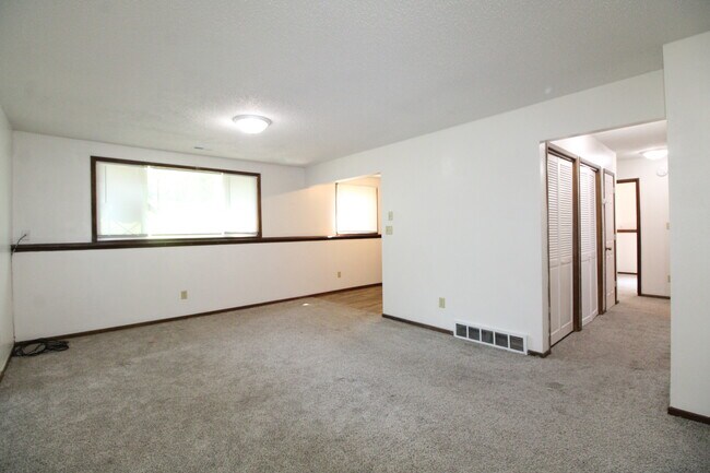 Photo - 484 S 19th St