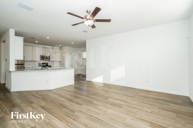 Photo - 929 High Noon Dr