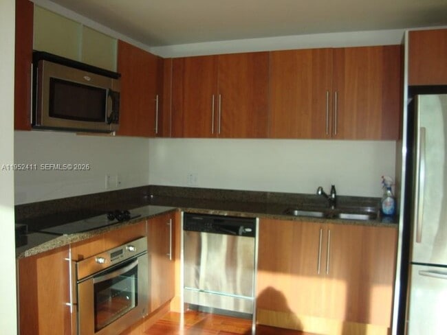 Building Photo - 300 S Biscayne Blvd Unit 3009