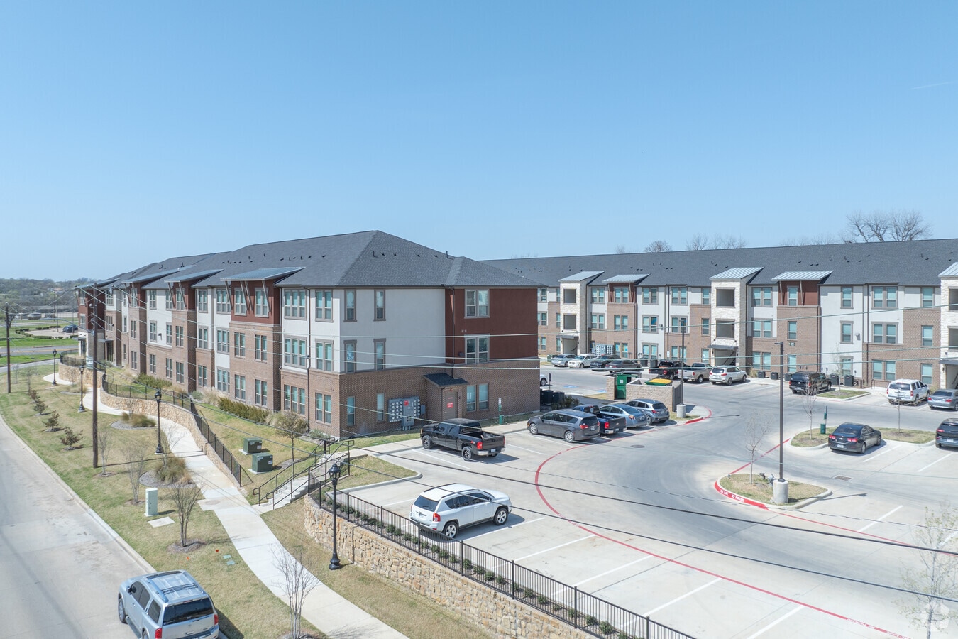 Avenue at Sycamore Park - Avenue at Sycamore Park