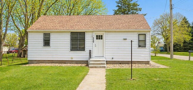 Photo - 117 3rd Ave