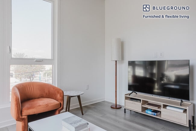 201 The Promenade N Unit SI FL3-ID1263