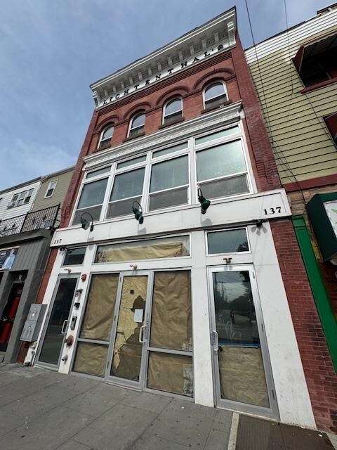 Building Photo - 137 Monticello Ave Unit APT 2
