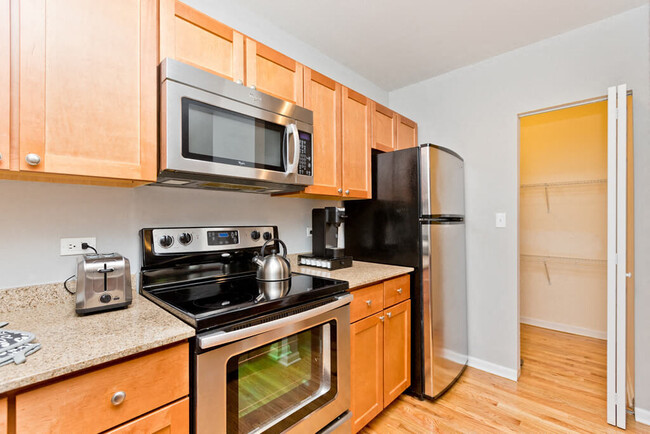 Photo - 4601 N Sheridan Rd Apartments Unit 1103