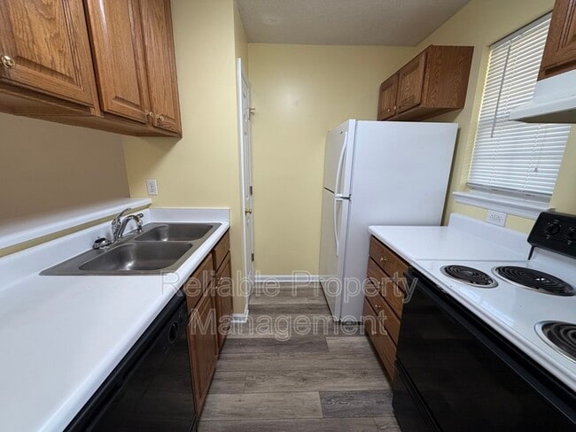 Photo - 361 S Moore St