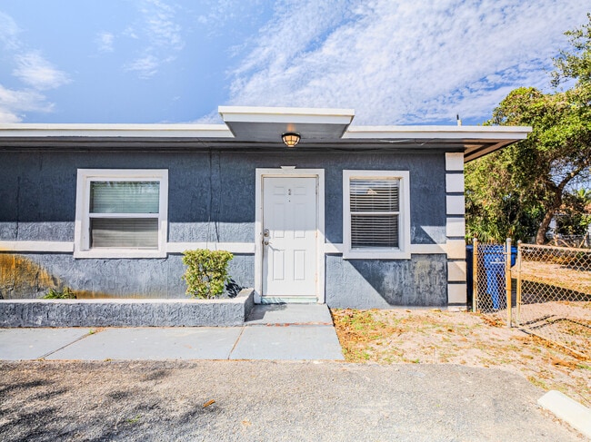 Building Photo - 112 W 34th St Unit 1