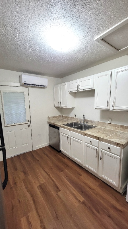 Photo - 2100 Hill Top Ct