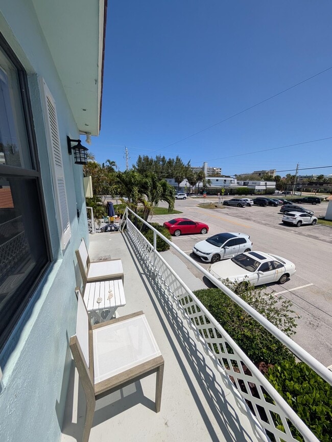 Photo - 381 SE 20th Ave Unit 5