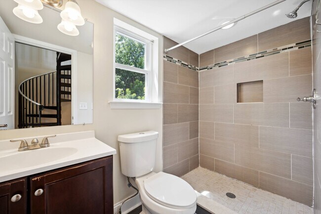 Photo - 2129 N 17th St Unit B