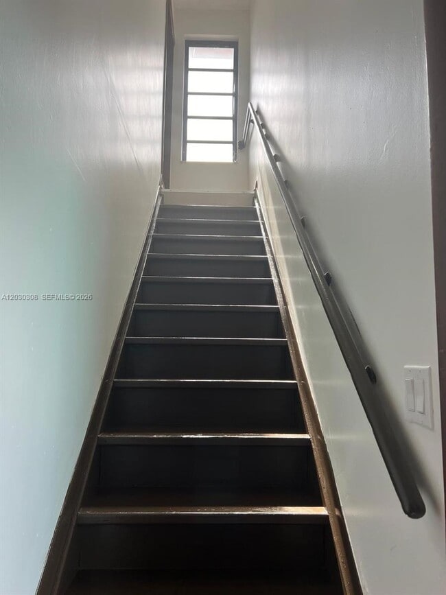 Photo - 321 SW 71st Ave Unit 2