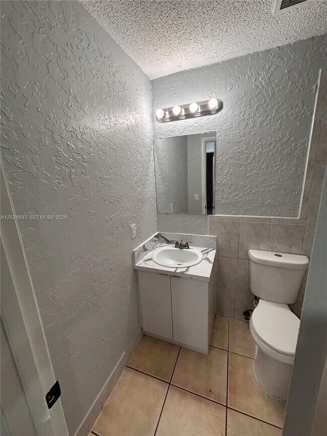 Photo - 2067 Ilene Ct Unit 2