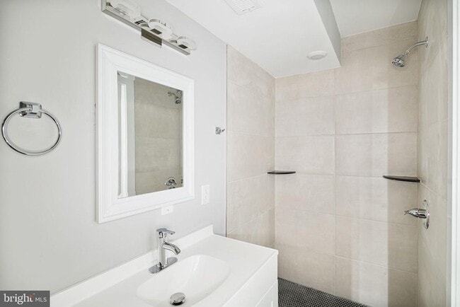 Photo - 1443 N 8th St