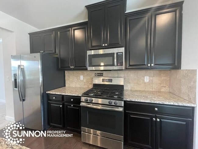 Photo - 3 Bed 2.5 Bath Townhome in Riverbend