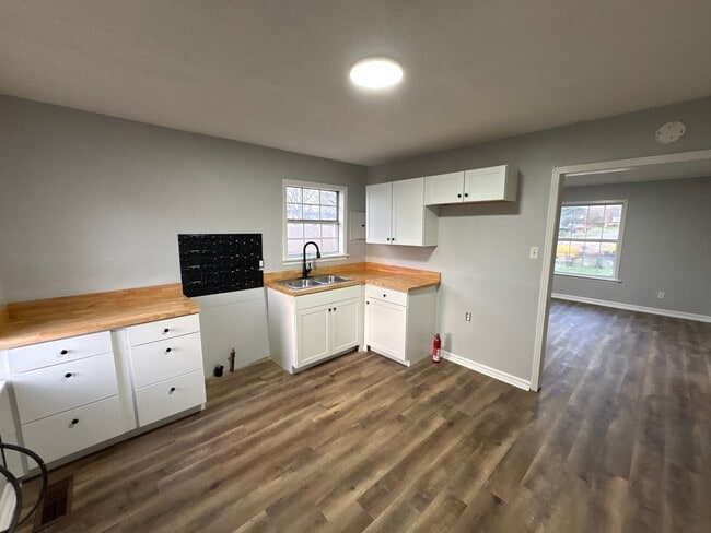 Photo - 951 Norris St