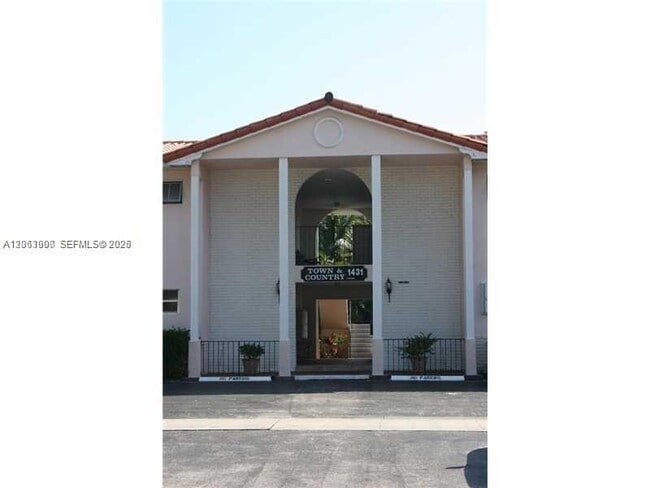 Building Photo - 1431 S 14th Ave Unit 207