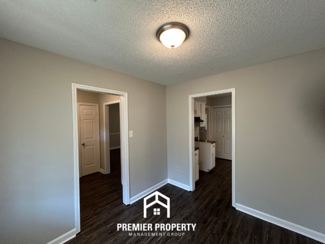 Photo - 5684 Ingleside Dr