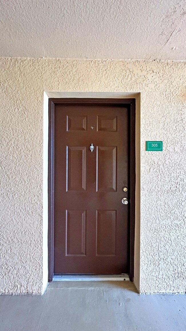 261 SW Palm Dr